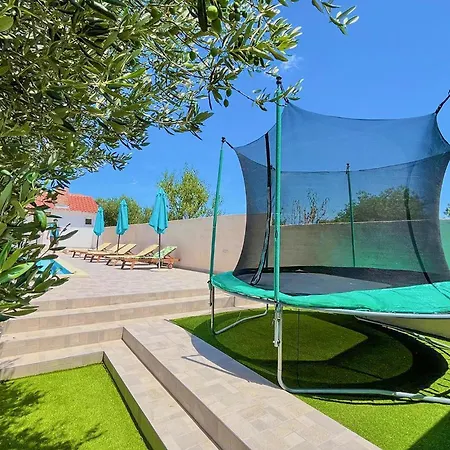 4 Bedroom Pet Friendly In Casa de Férias Rupalj