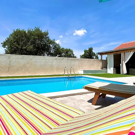 4 Bedroom Pet Friendly In Casa de Férias