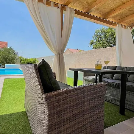 Casa de Férias 4 Bedroom Pet Friendly In *